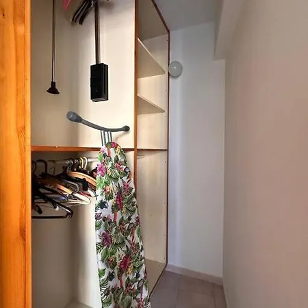 3 Bedroom Center شقة لارنكا