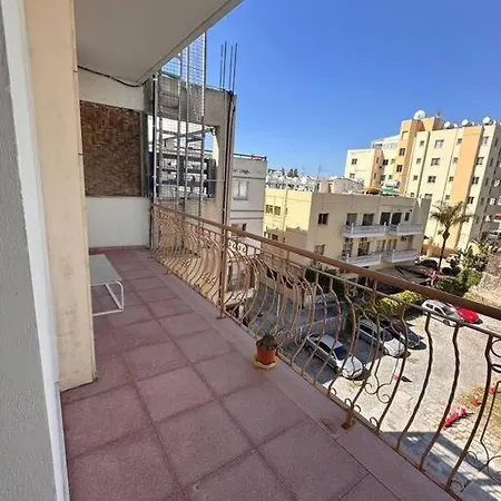 Apartment 3 Bedroom Center *