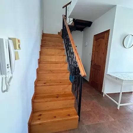 3 Bedroom Center * 拉纳卡