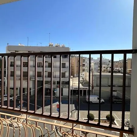 Apartment 3 Bedroom Center Larnaca