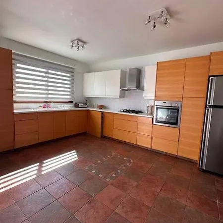 3 Bedroom Center * Λάρνακα